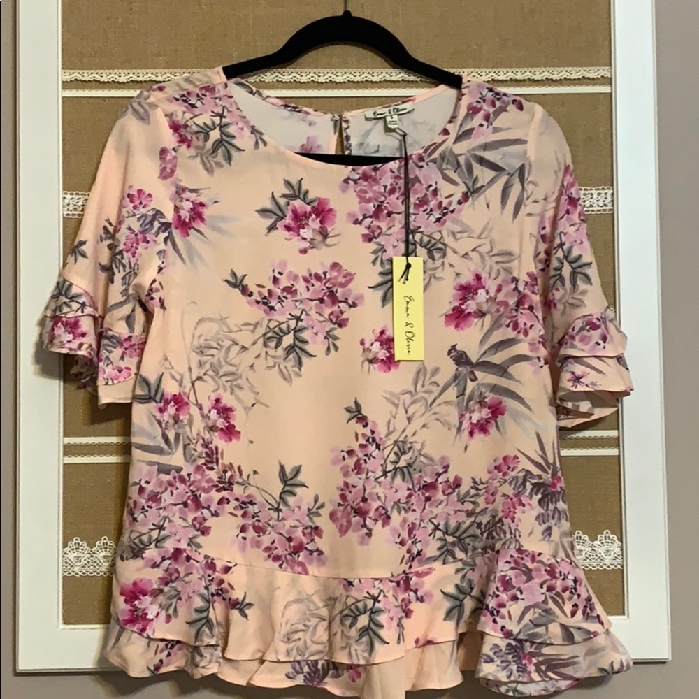 Emma & Olivia floral top